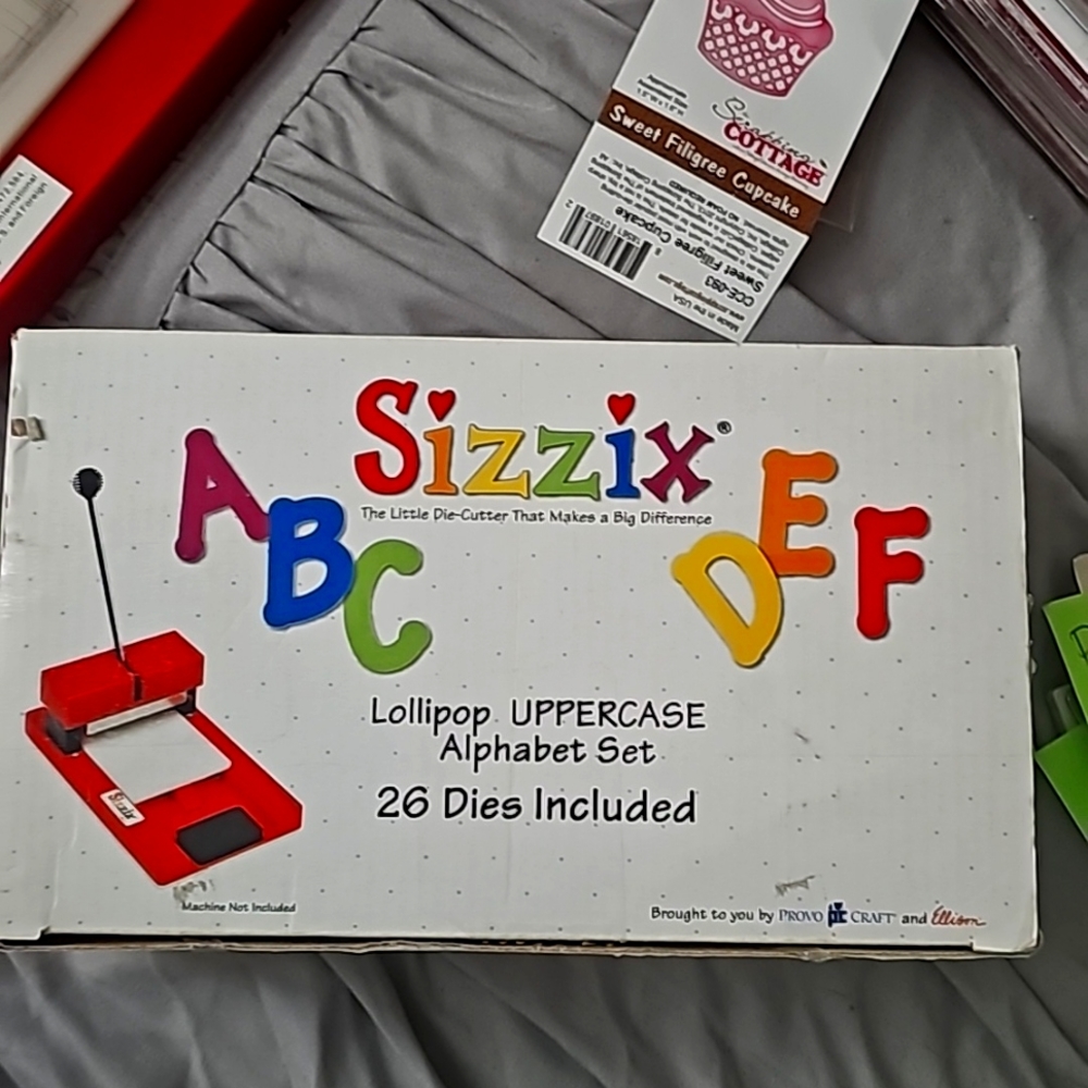 SIZZIX LOLLIPOP UPPERCASE ALPHABET SET